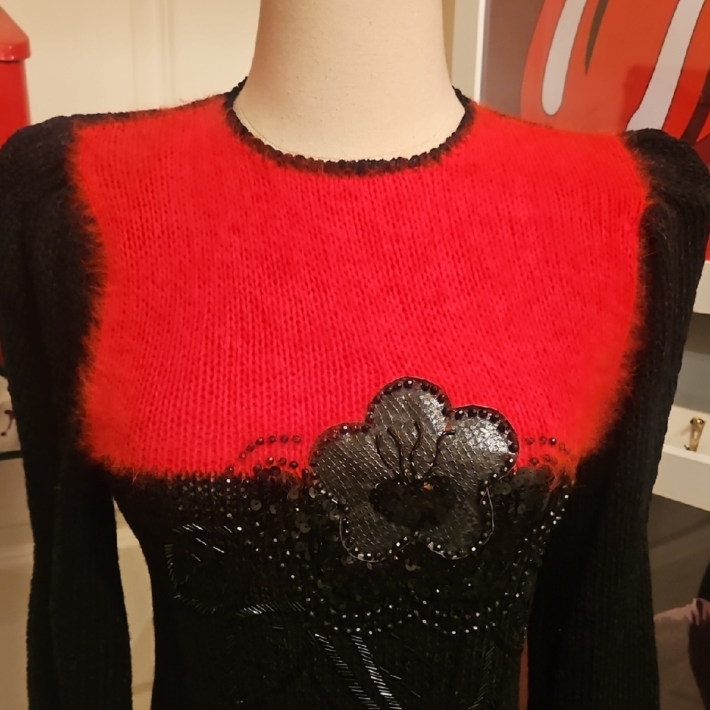 Black & Red Floral Appliqué Women's Sweater - Picture 2 of 10